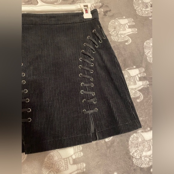 F21‎ SMALL Corduroy Baseball Stitch Lace up Black Mini skirt - Picture 10 of 17